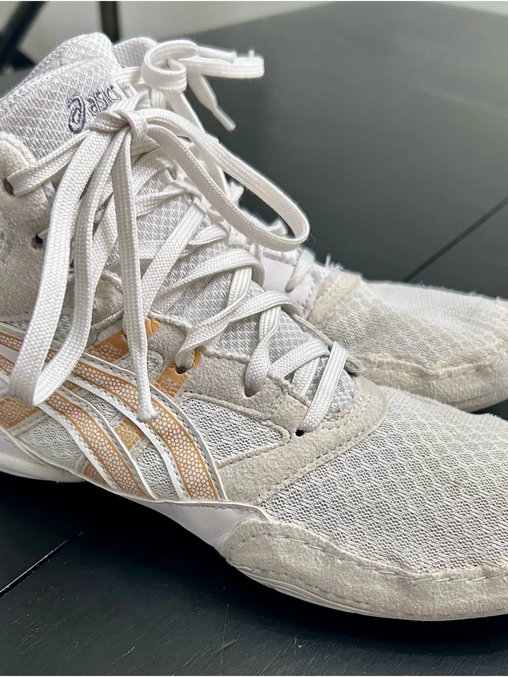 Asics White Wrestling Shoes Youth size 5